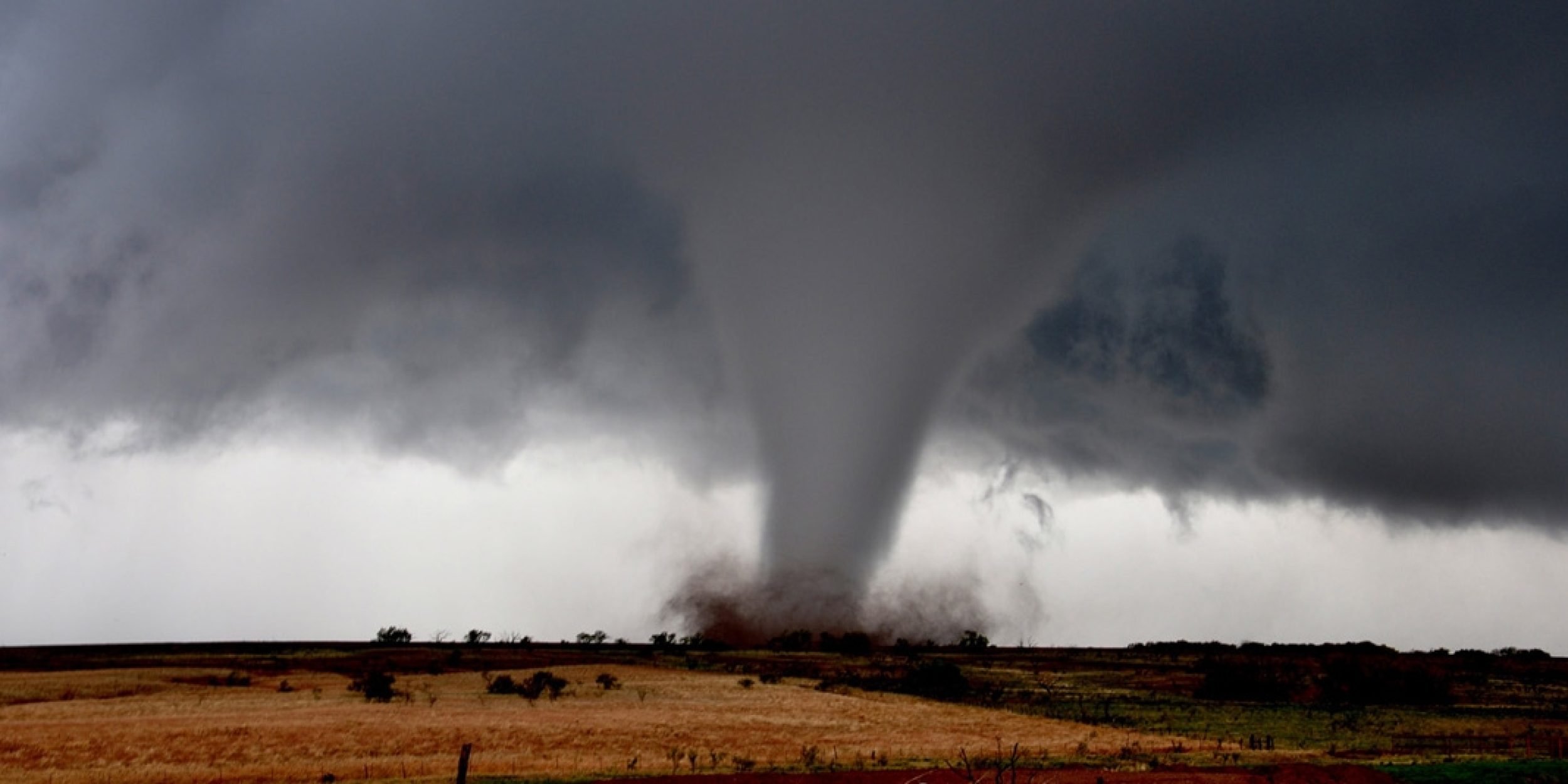 img-PHOTO-tornado-Manitou-Oklahoma-Chris-Spannagle-1120x534-110711-landscape
