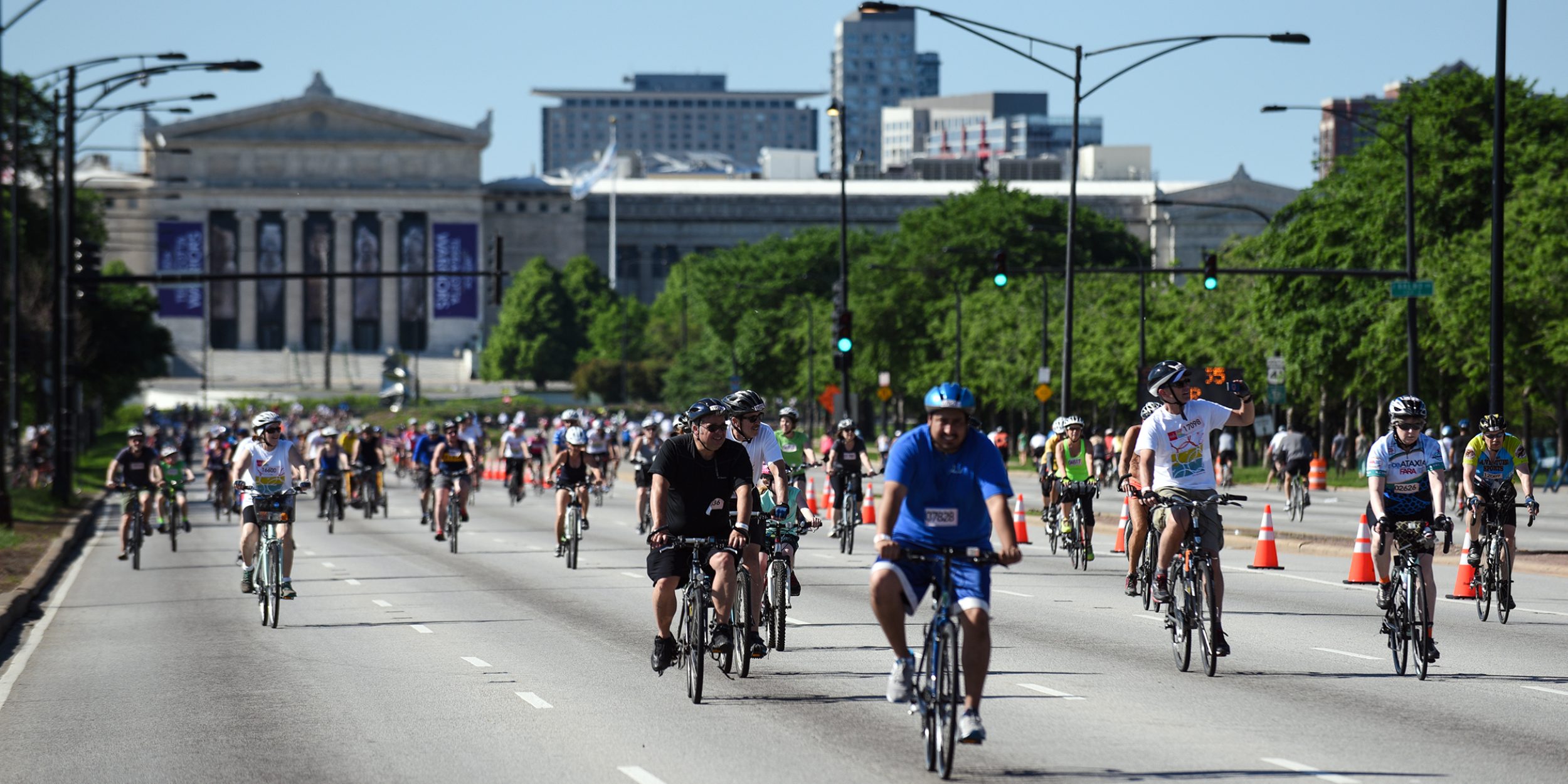 img-Photo-Chicago-cyclists-Bike-the-Drive-2-Credit