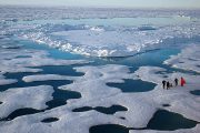 img-scientists_tread_ice_and_snow_canadabasin_of_arctic_july22_2005_creditnoaa_photog_jeremypotter